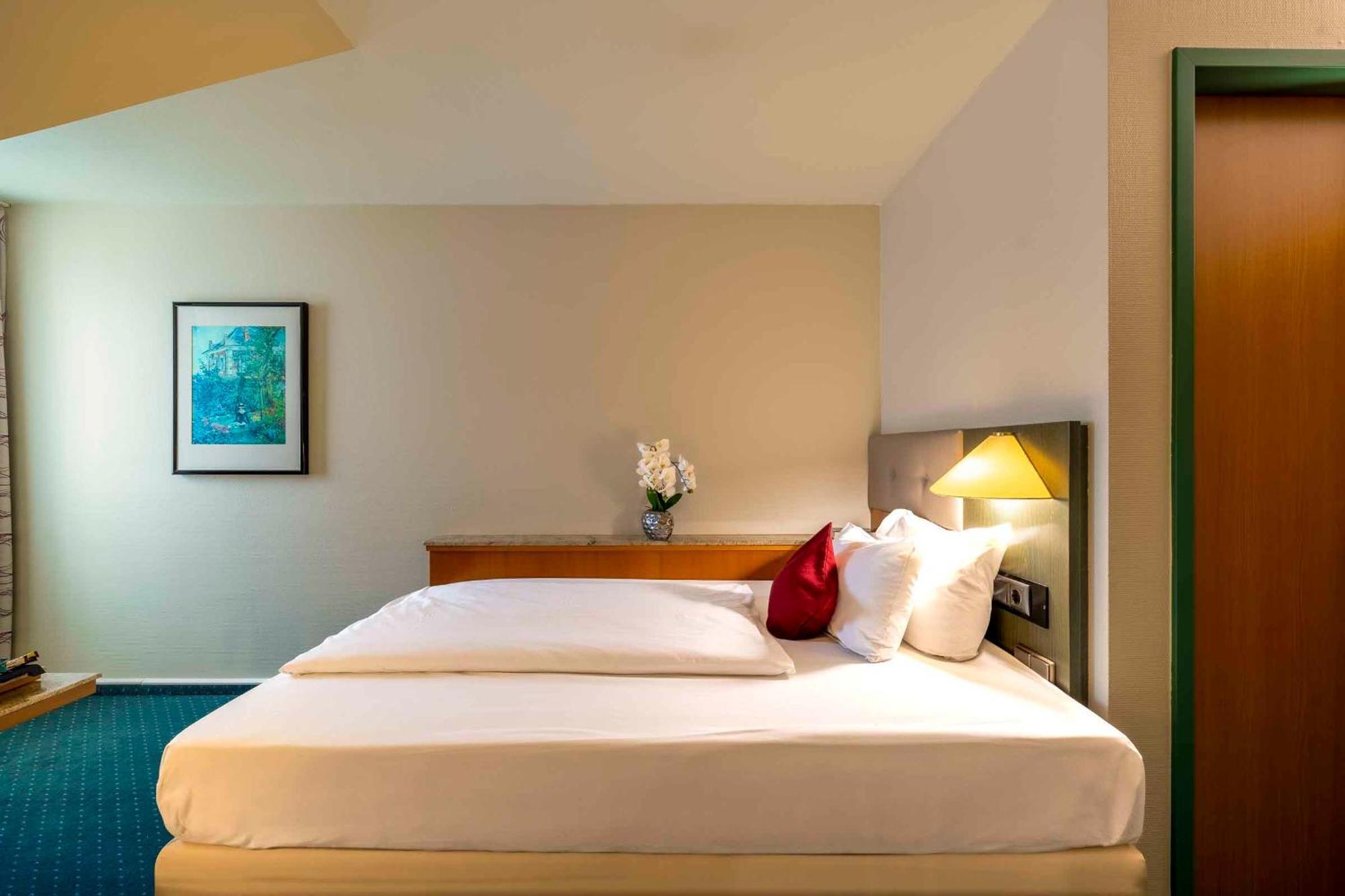 Plaza Inn Blankenburg Ditzingen, Sure Hotel Collection Bagian luar foto
