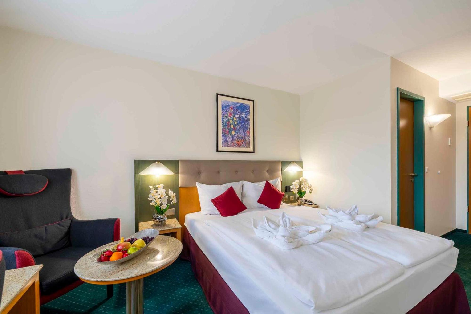 Plaza Inn Blankenburg Ditzingen, Sure Hotel Collection Bagian luar foto
