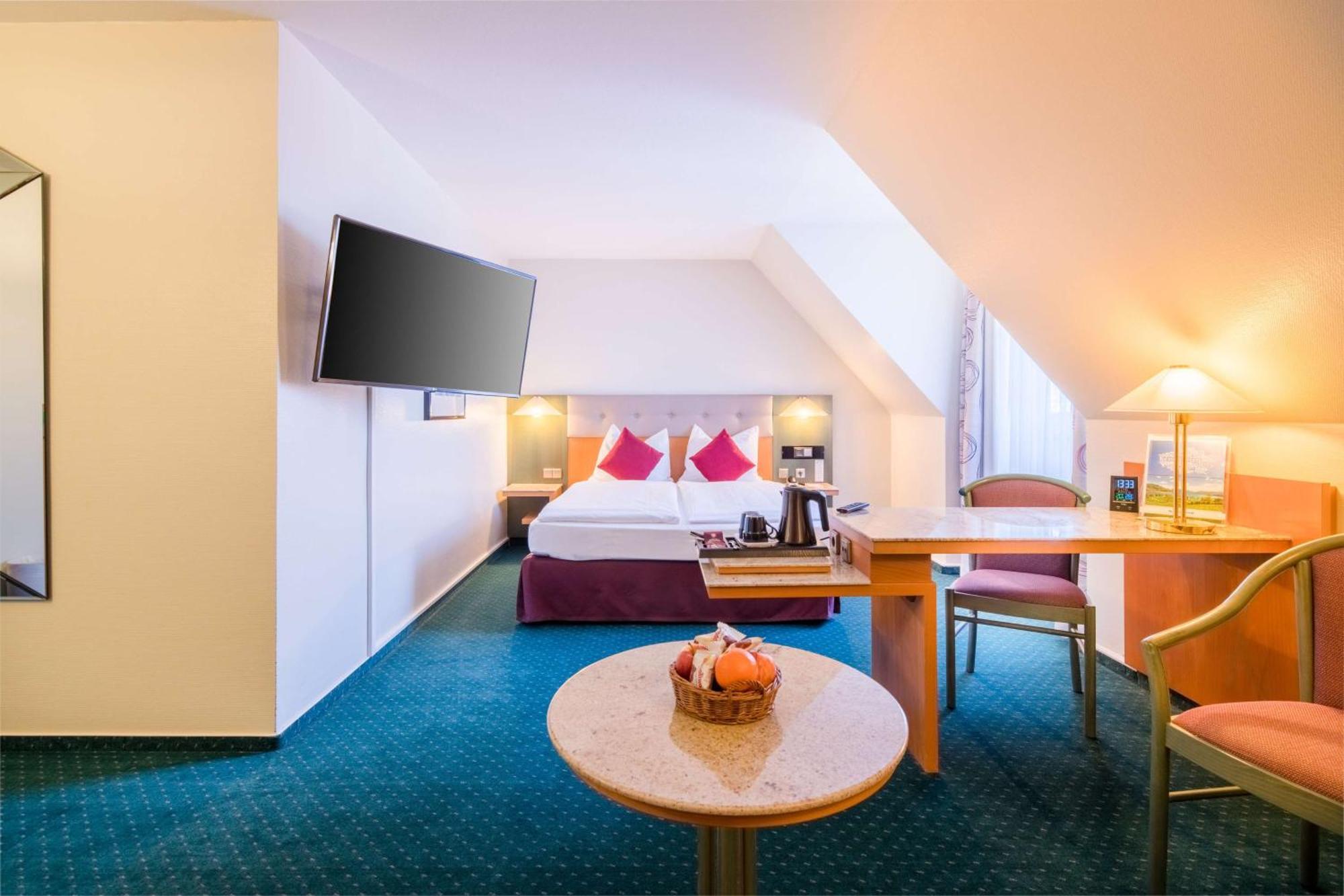 Plaza Inn Blankenburg Ditzingen, Sure Hotel Collection Bagian luar foto