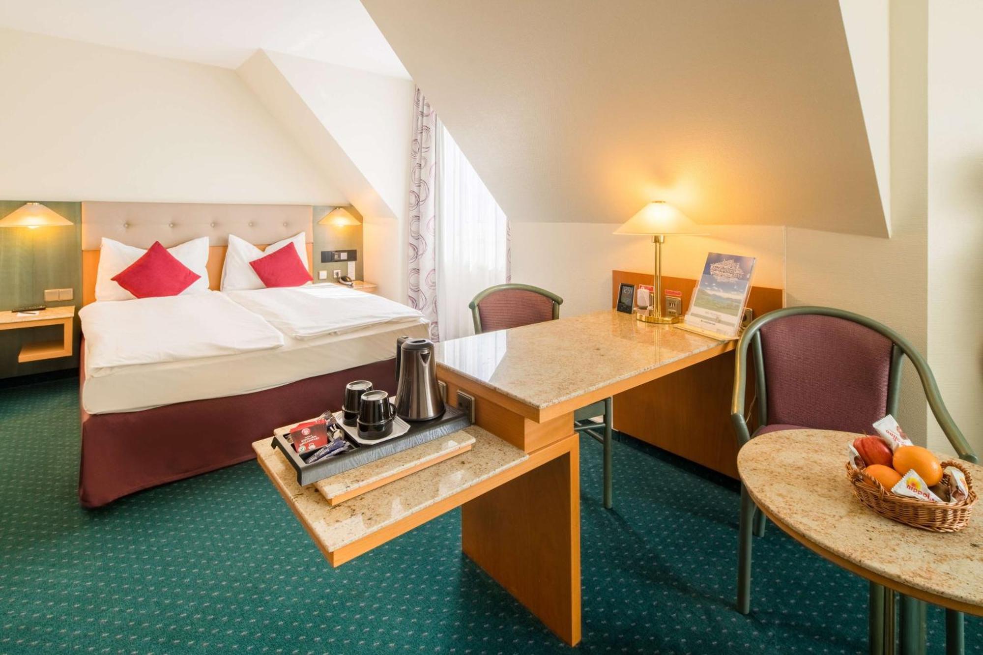 Plaza Inn Blankenburg Ditzingen, Sure Hotel Collection Bagian luar foto