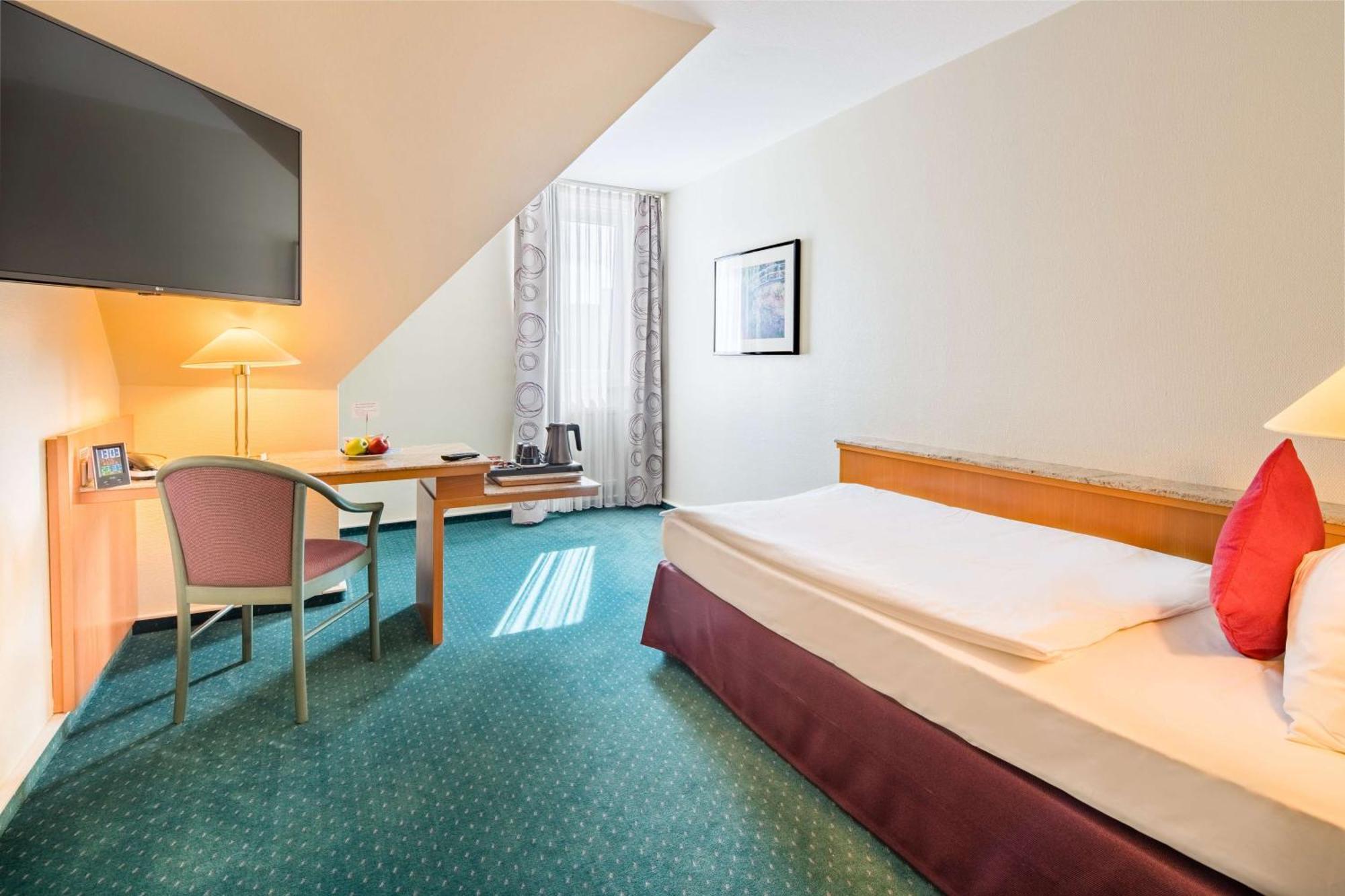 Plaza Inn Blankenburg Ditzingen, Sure Hotel Collection Bagian luar foto